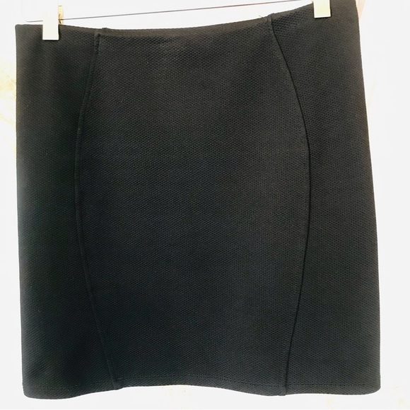 TOPSHOP | Black Bodycon Mini Skirt in Stretchy Material Size 8 - Picture 2 of 8